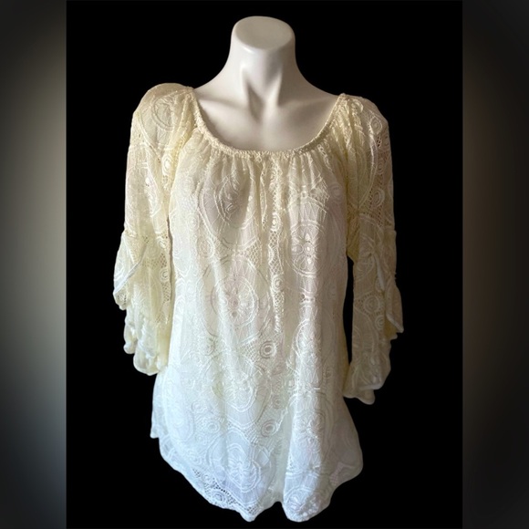 lildy’s Tops - Lildy’s Women’s White Lace Tunic With 3/4 Bell Sleeves Size Large-XL